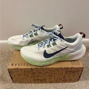 Nike Juniper Trail 2 White & Light Green Running Shoes with Navy Swoosh